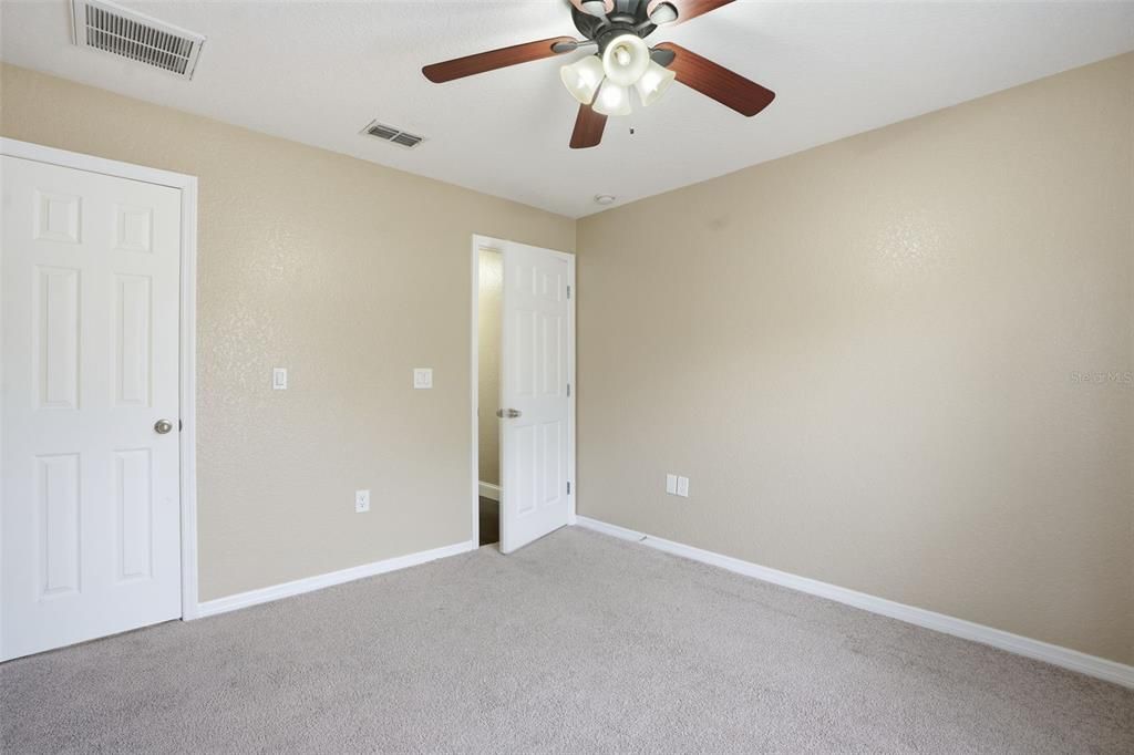 待售: $419,900 (4 贝兹, 2 浴室, 2160 平方英尺)