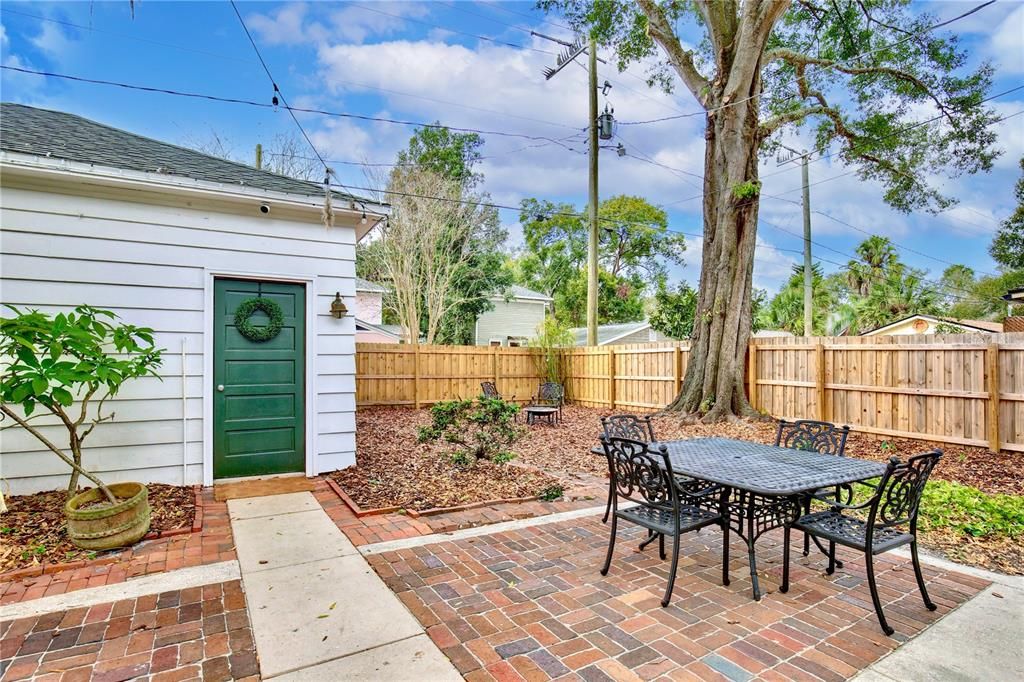 En Venta: $749,900 (3 camas, 2 baños, 2466 Pies cuadrados)