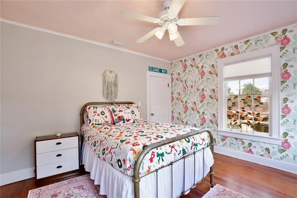 En Venta: $749,900 (3 camas, 2 baños, 2466 Pies cuadrados)