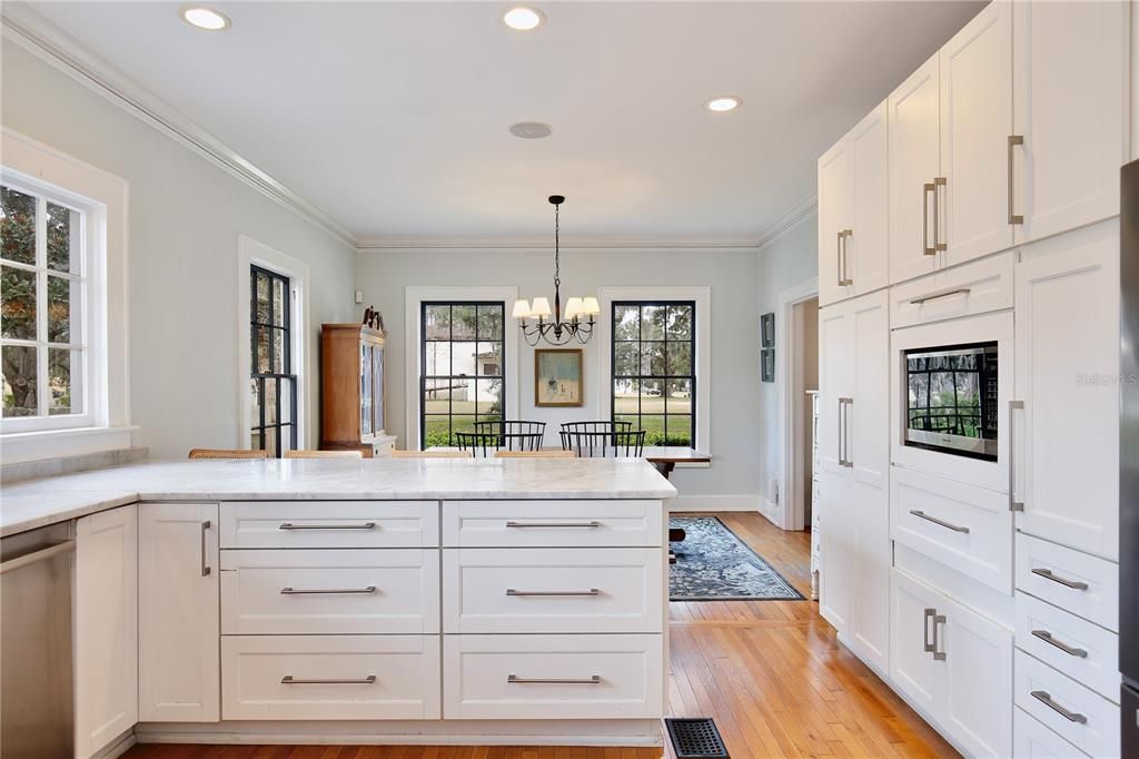 En Venta: $749,900 (3 camas, 2 baños, 2466 Pies cuadrados)