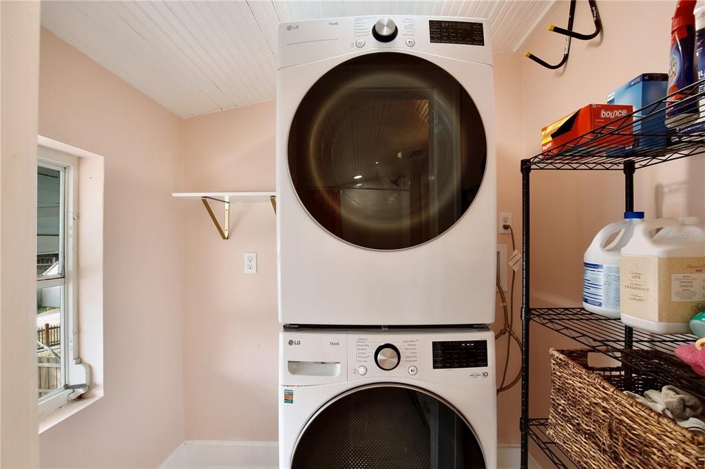 En Venta: $749,900 (3 camas, 2 baños, 2466 Pies cuadrados)