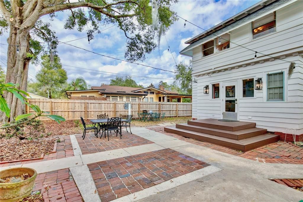 En Venta: $749,900 (3 camas, 2 baños, 2466 Pies cuadrados)