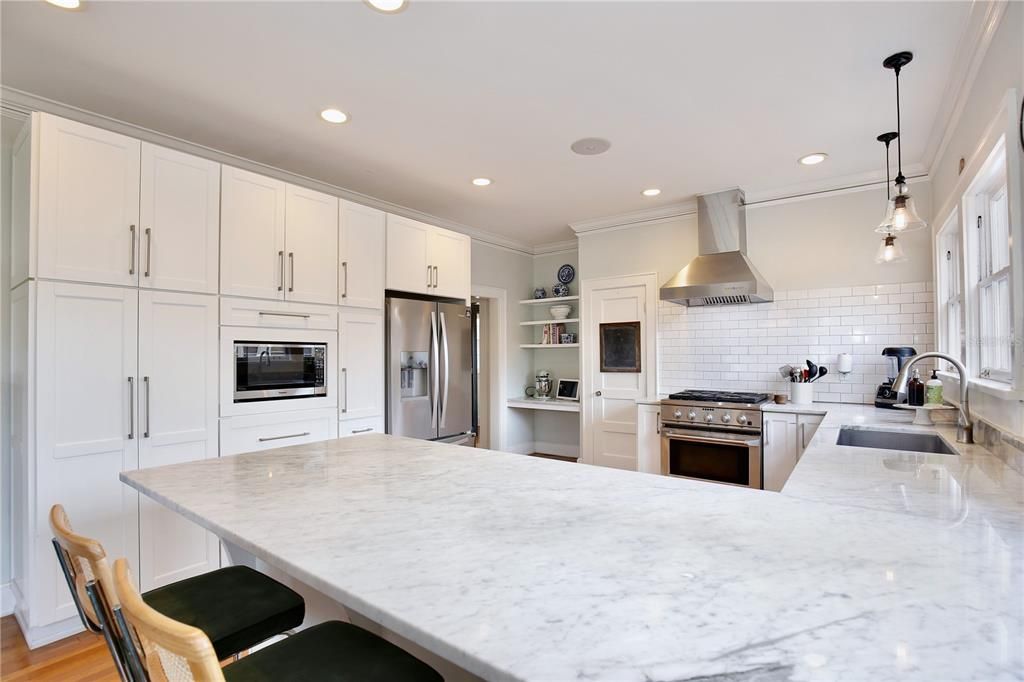 En Venta: $749,900 (3 camas, 2 baños, 2466 Pies cuadrados)