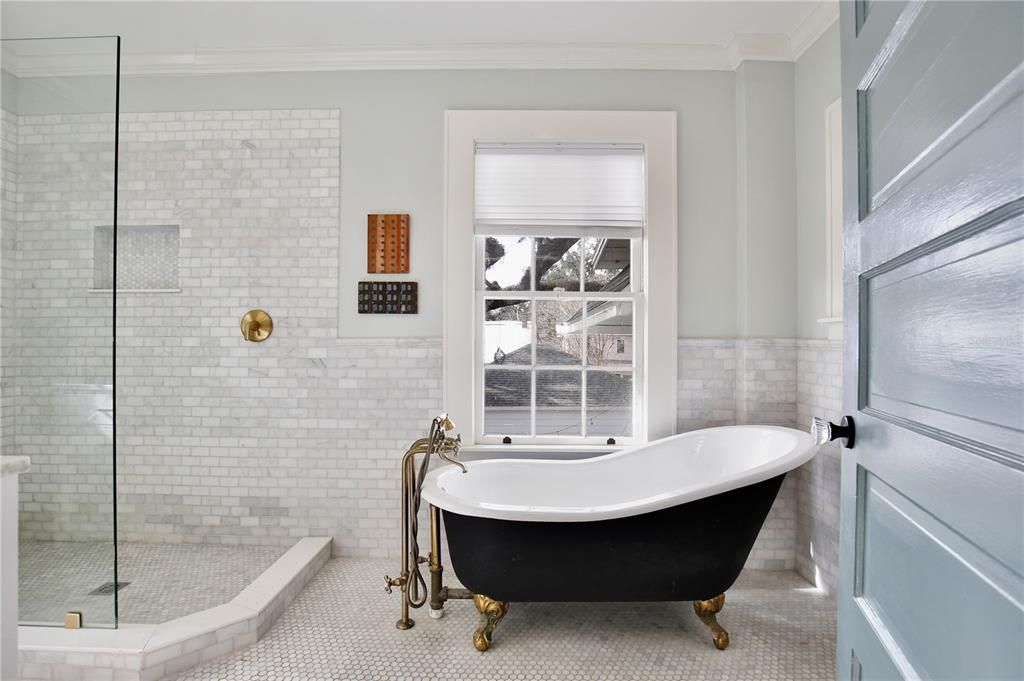 En Venta: $749,900 (3 camas, 2 baños, 2466 Pies cuadrados)