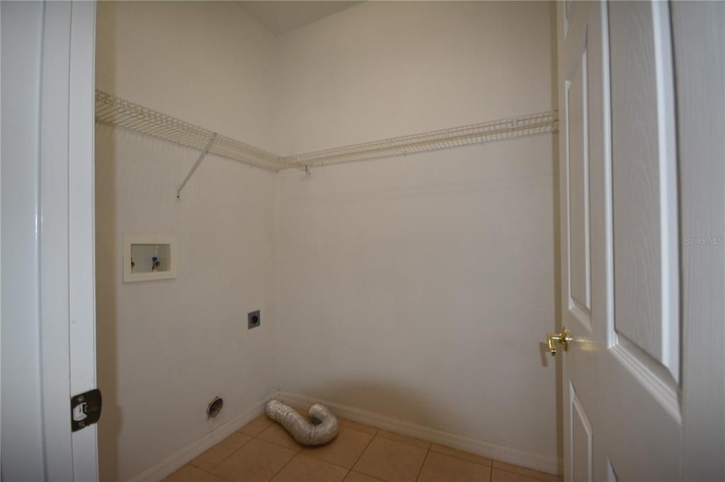 For Rent: $2,600 (3 beds, 2 baths, 1537 Square Feet)