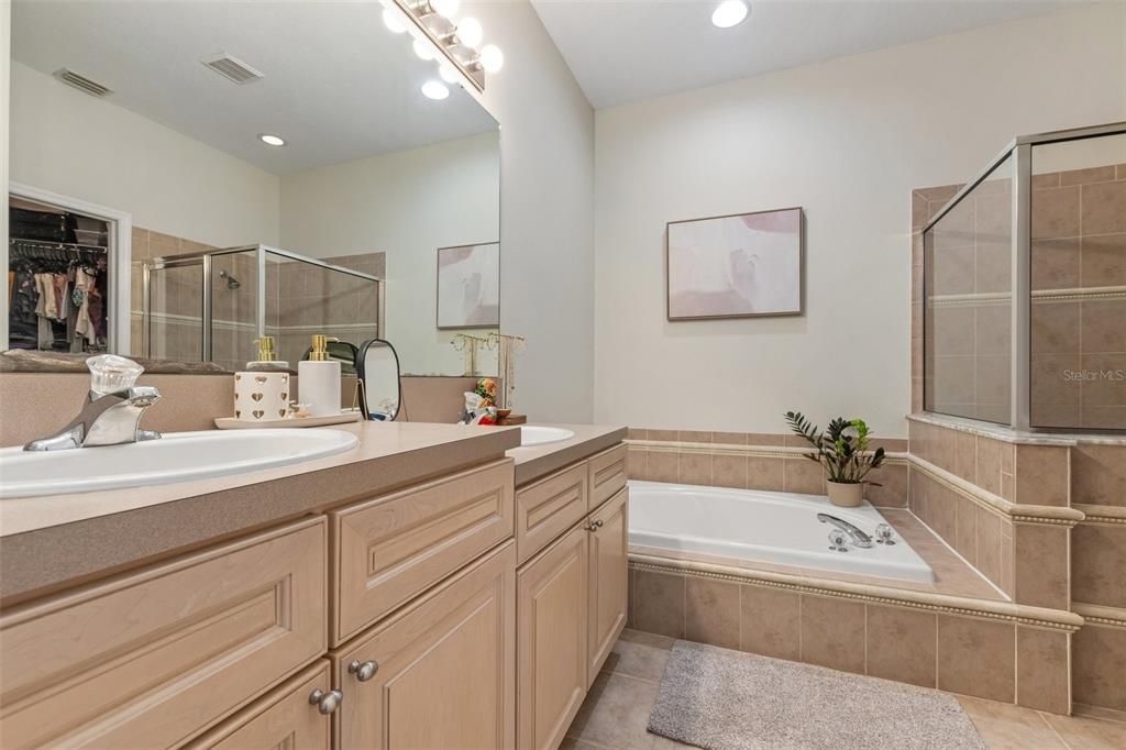 For Sale: $350,000 (3 beds, 2 baths, 1790 Square Feet)