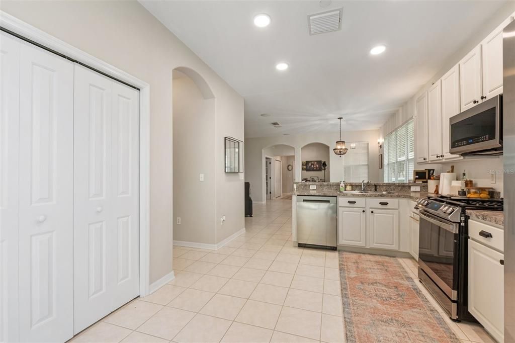 For Sale: $350,000 (3 beds, 2 baths, 1790 Square Feet)