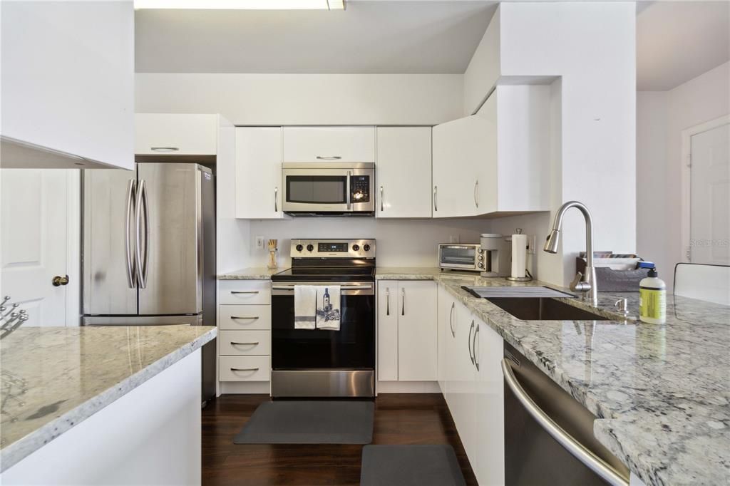 В аренду: $1,775 (1 спален, 1 ванн, 822 Квадратных фут)