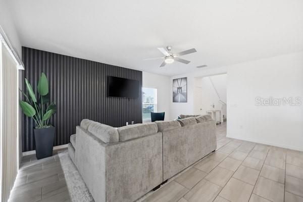 For Sale: $355,000 (4 beds, 3 baths, 1649 Square Feet)