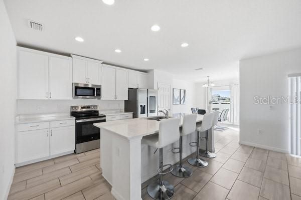 For Sale: $355,000 (4 beds, 3 baths, 1649 Square Feet)