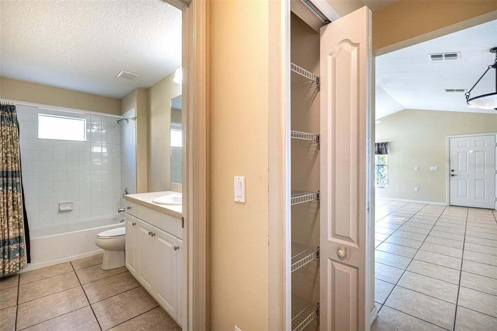 For Sale: $295,000 (2 beds, 2 baths, 1200 Square Feet)