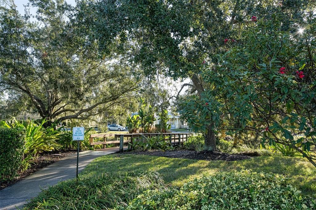 For Sale: $295,000 (2 beds, 2 baths, 1200 Square Feet)