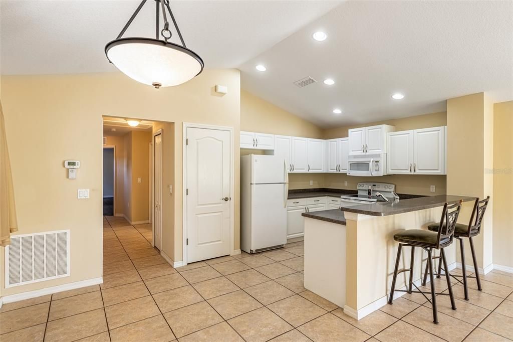 For Sale: $295,000 (2 beds, 2 baths, 1200 Square Feet)