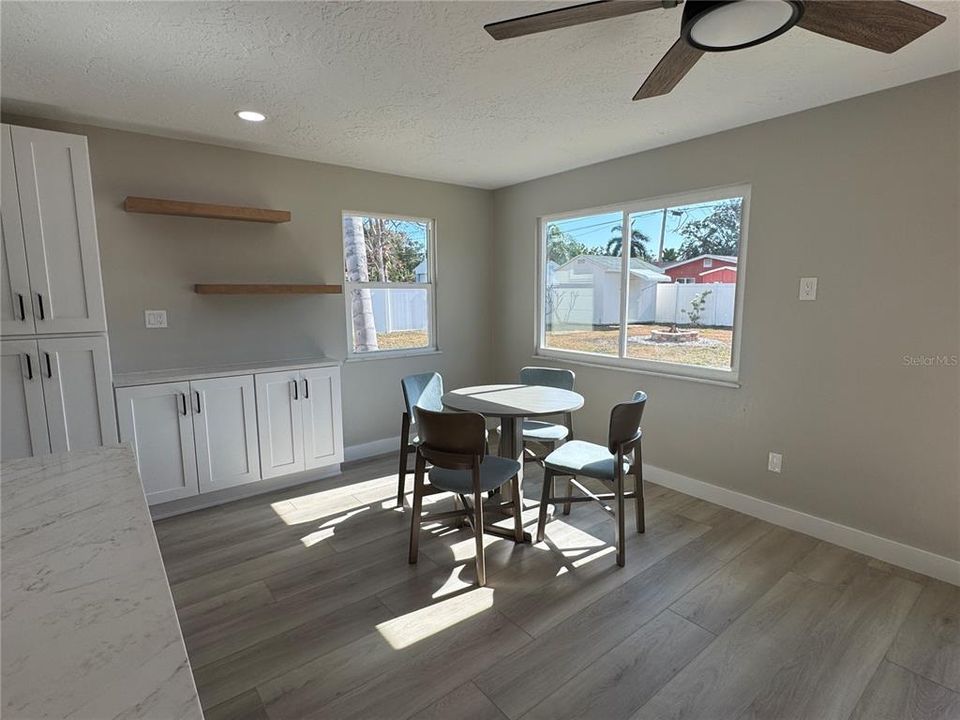 На продажу: $529,900 (3 спален, 2 ванн, 1536 Квадратных фут)