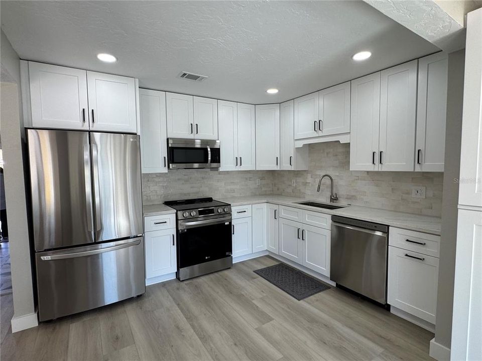 На продажу: $529,900 (3 спален, 2 ванн, 1536 Квадратных фут)