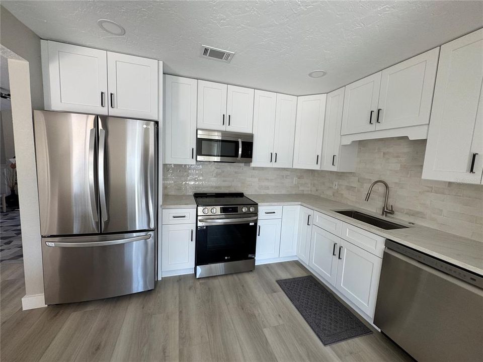 На продажу: $529,900 (3 спален, 2 ванн, 1536 Квадратных фут)