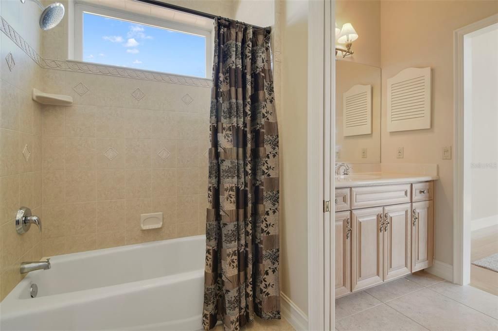 En Venta: $2,150,000 (6 camas, 4 baños, 5208 Pies cuadrados)