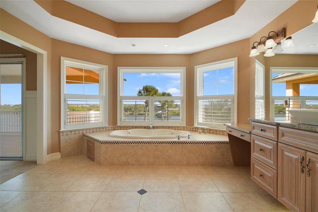 En Venta: $2,150,000 (6 camas, 4 baños, 5208 Pies cuadrados)