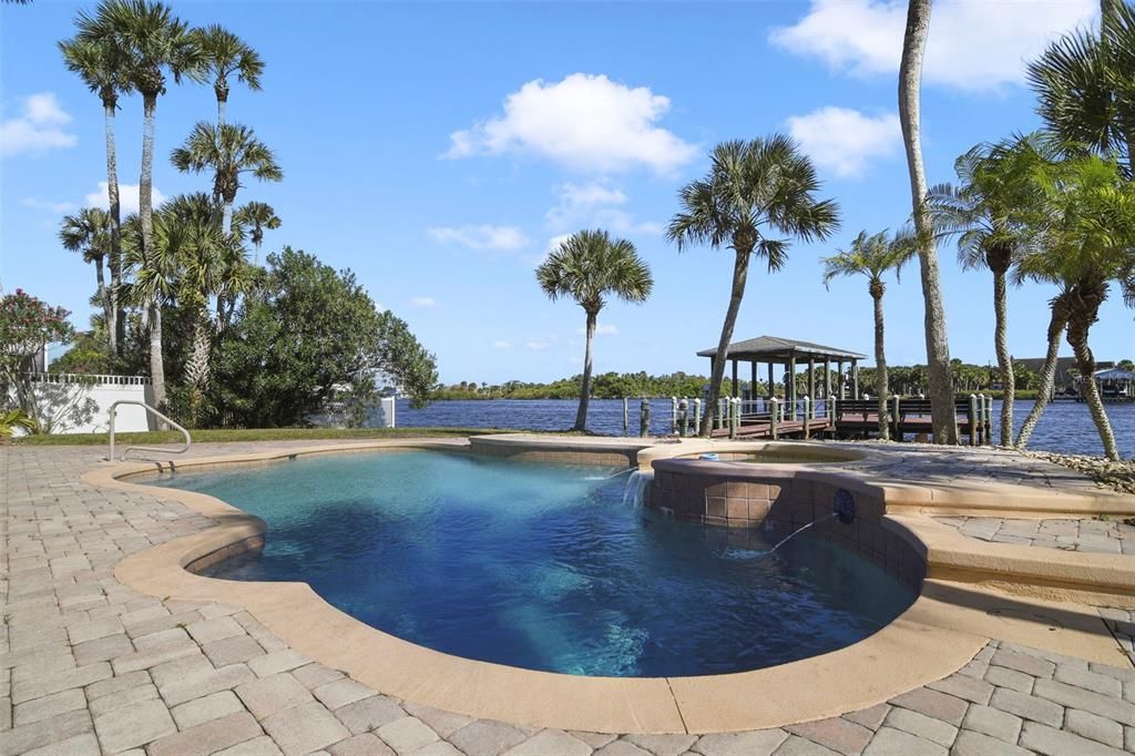 En Venta: $2,150,000 (6 camas, 4 baños, 5208 Pies cuadrados)