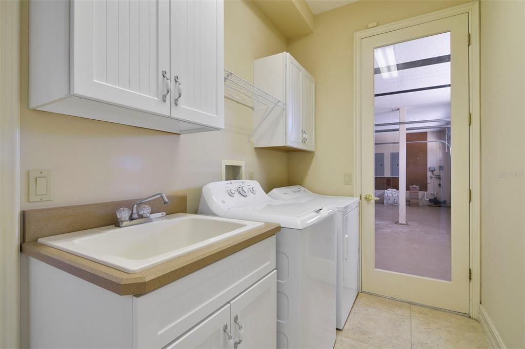 En Venta: $2,150,000 (6 camas, 4 baños, 5208 Pies cuadrados)