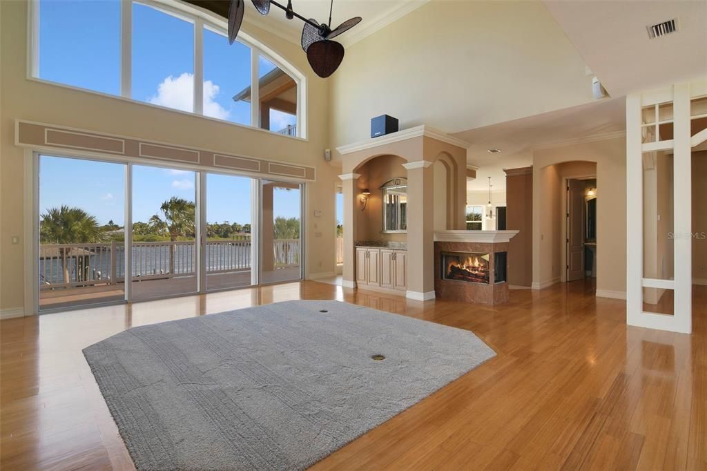 En Venta: $2,150,000 (6 camas, 4 baños, 5208 Pies cuadrados)