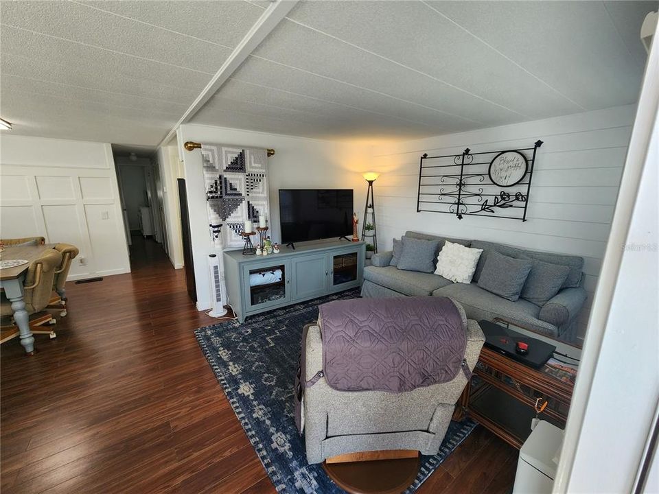 待售: $120,000 (2 贝兹, 2 浴室, 800 平方英尺)