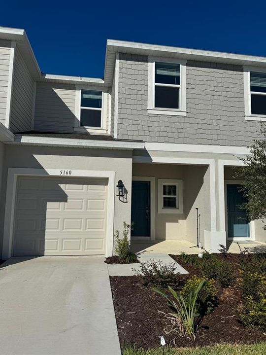 For Rent: $2,300 (3 beds, 2 baths, 1373 Square Feet)