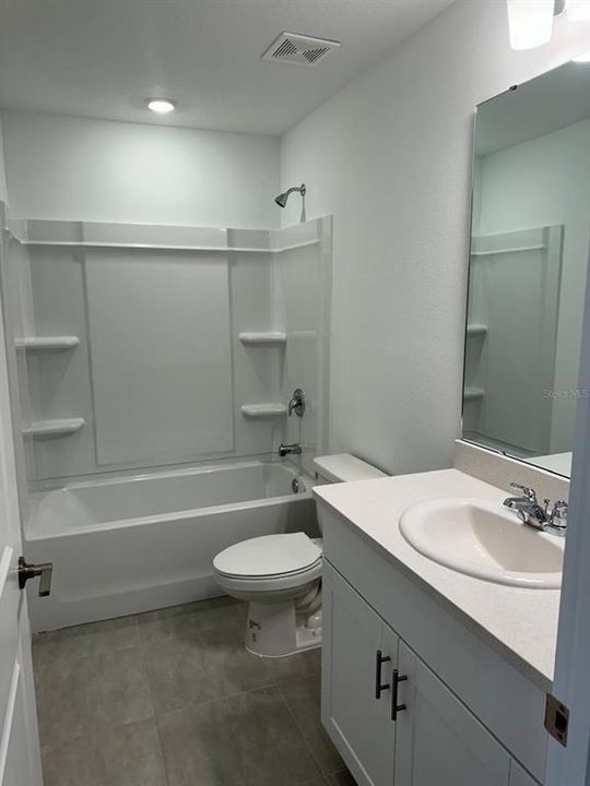 For Rent: $2,300 (3 beds, 2 baths, 1373 Square Feet)