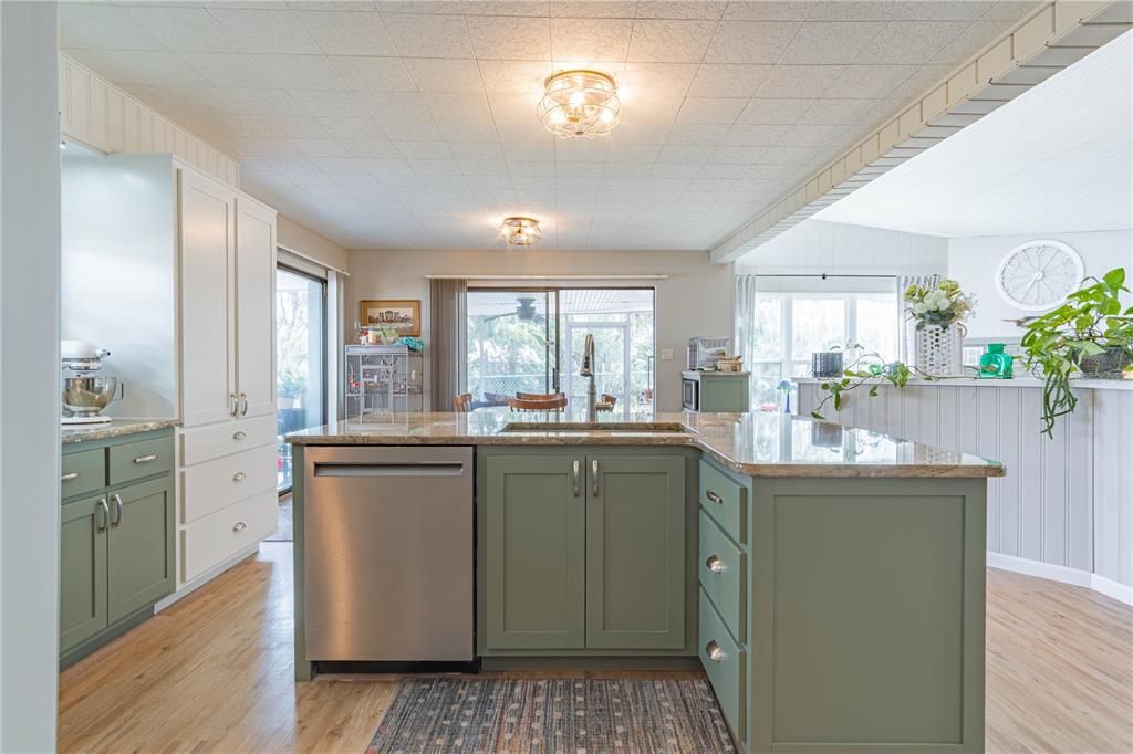 待售: $449,900 (2 贝兹, 1 浴室, 1514 平方英尺)