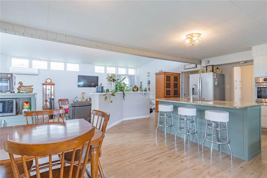 待售: $449,900 (2 贝兹, 1 浴室, 1514 平方英尺)