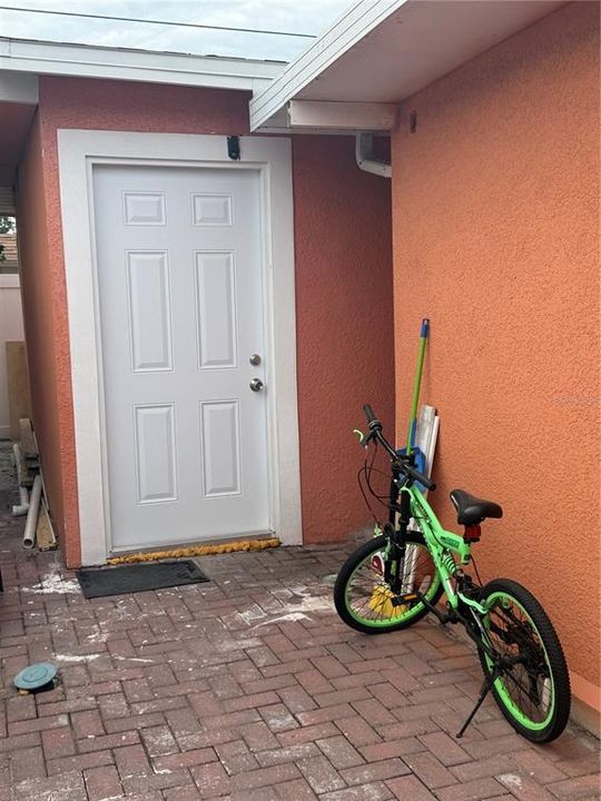 待售: $450,000 (4 贝兹, 2 浴室, 1866 平方英尺)