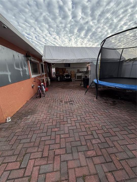 待售: $450,000 (4 贝兹, 2 浴室, 1866 平方英尺)