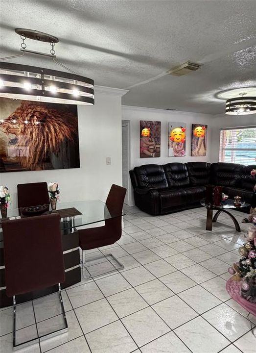 待售: $450,000 (4 贝兹, 2 浴室, 1866 平方英尺)