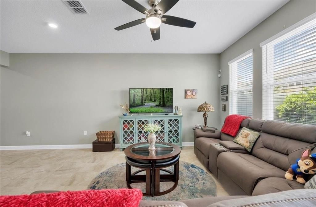 出租: $2,500 (3 贝兹, 2 浴室, 1741 平方英尺)