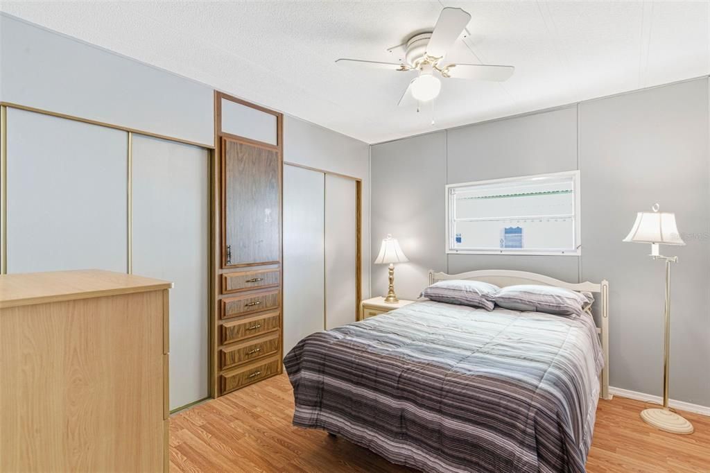 For Sale: $24,900 (2 beds, 2 baths, 1051 Square Feet)