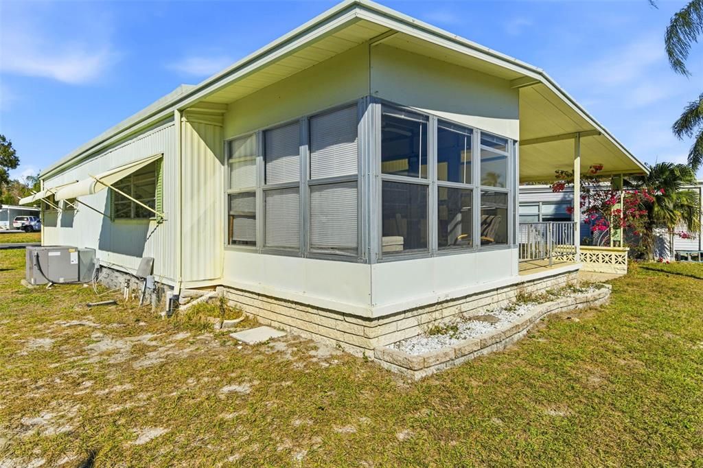 For Sale: $24,900 (2 beds, 2 baths, 1051 Square Feet)