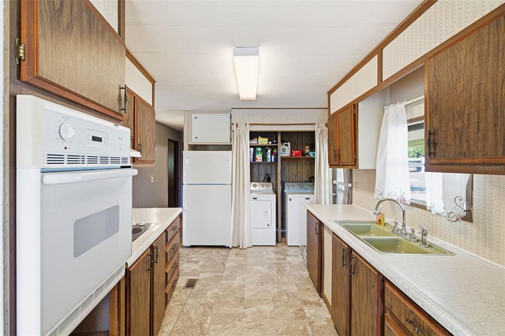 For Sale: $24,900 (2 beds, 2 baths, 1051 Square Feet)