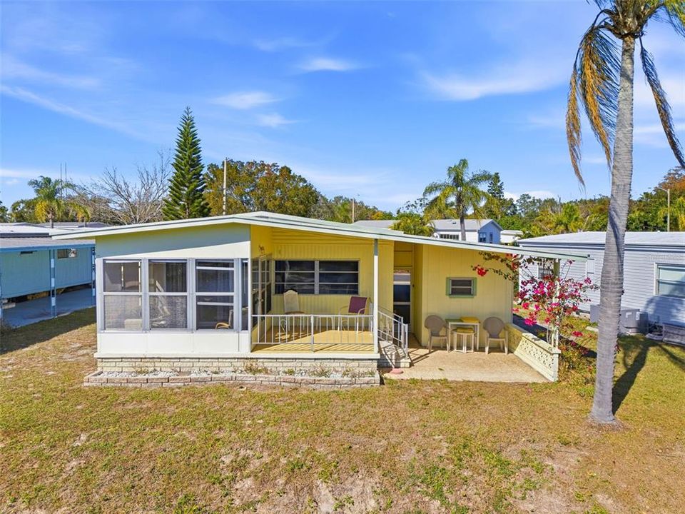 For Sale: $24,900 (2 beds, 2 baths, 1051 Square Feet)