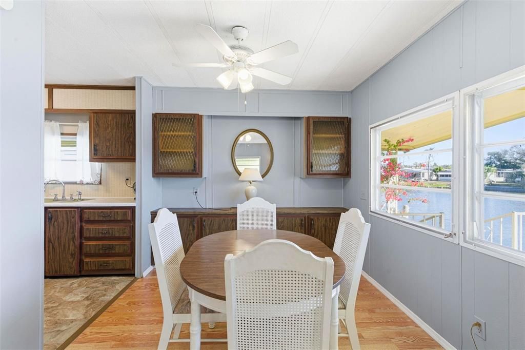 For Sale: $24,900 (2 beds, 2 baths, 1051 Square Feet)