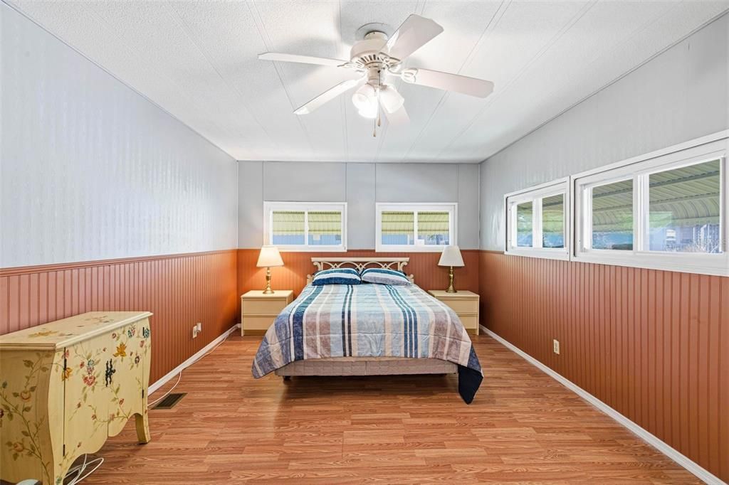 For Sale: $24,900 (2 beds, 2 baths, 1051 Square Feet)