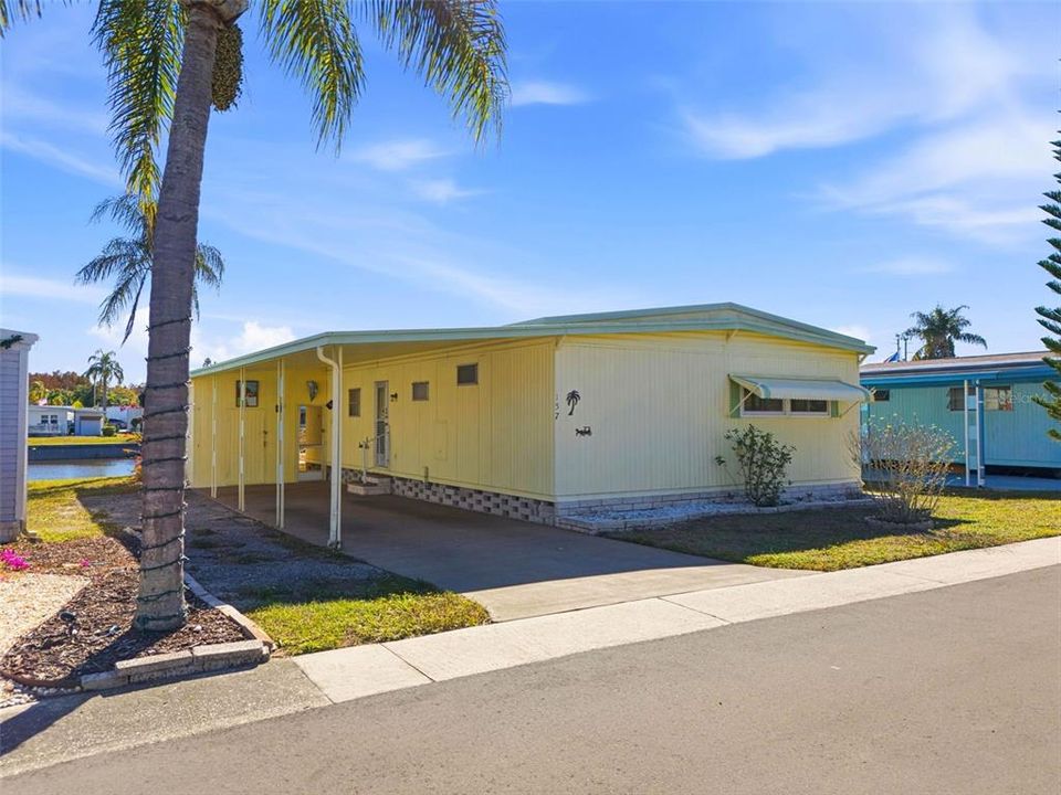 For Sale: $24,900 (2 beds, 2 baths, 1051 Square Feet)