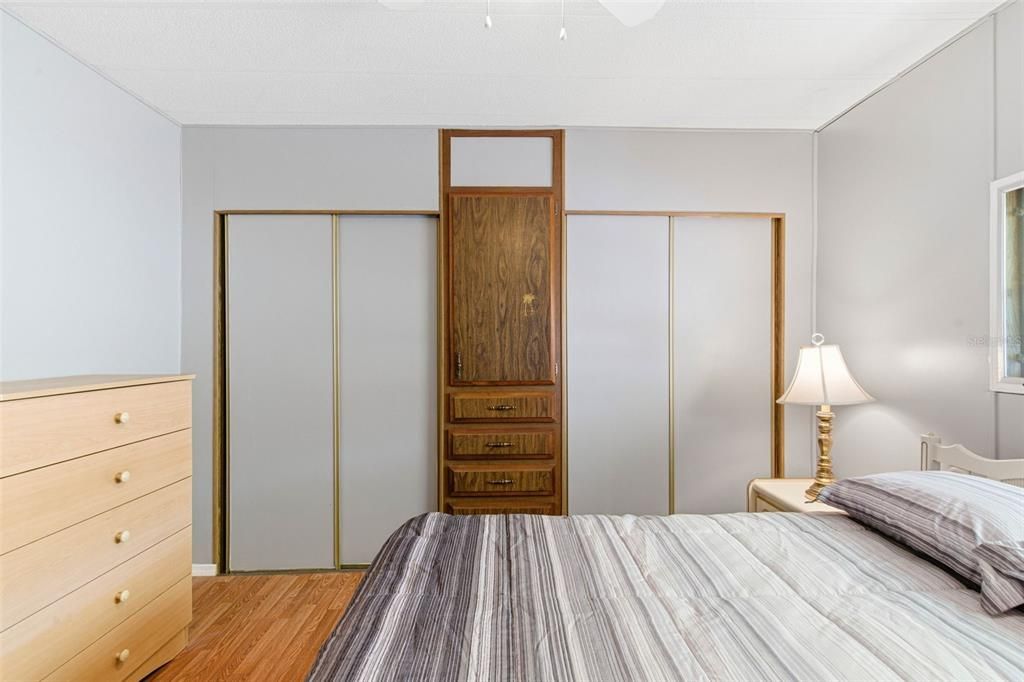 For Sale: $24,900 (2 beds, 2 baths, 1051 Square Feet)