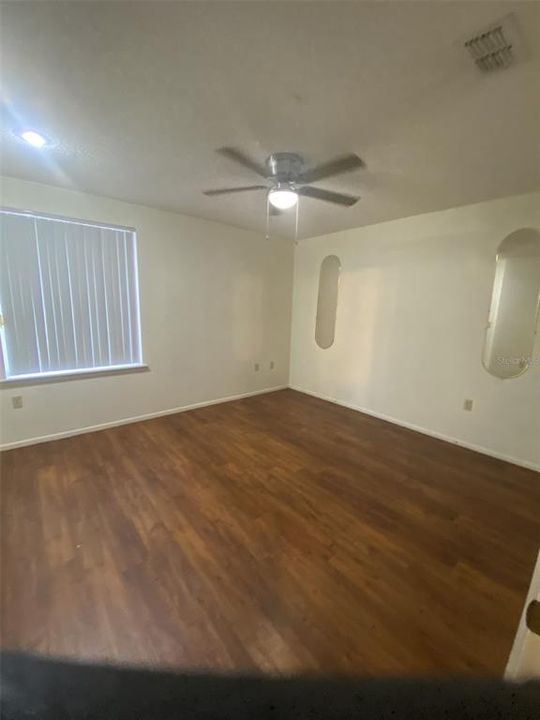 出租: $1,550 (2 贝兹, 2 浴室, 938 平方英尺)