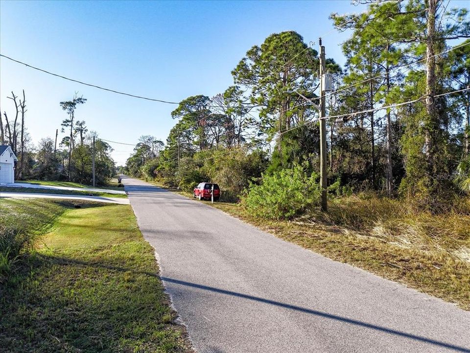 На продажу: $11,900 (0.23 acres)