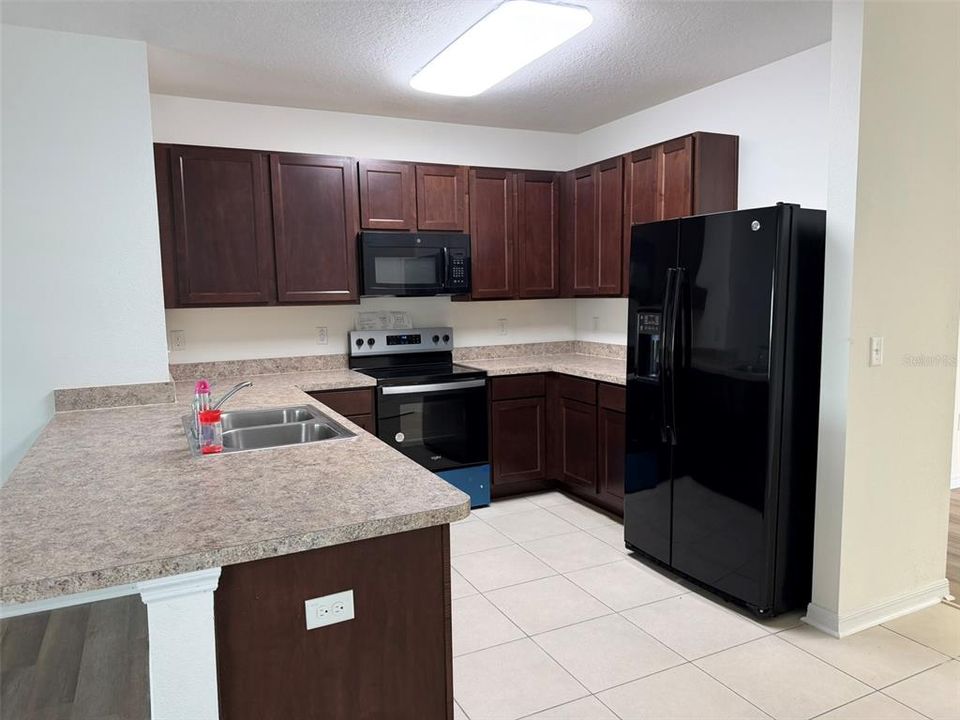 出租: $2,250 (3 贝兹, 2 浴室, 1535 平方英尺)