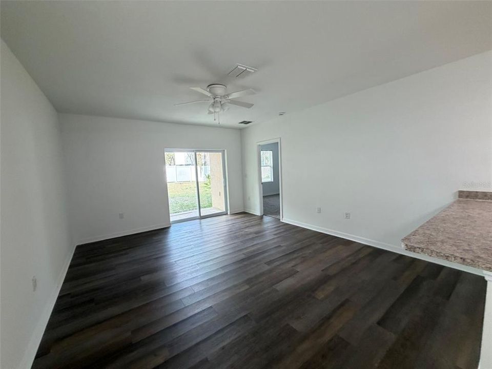 出租: $2,250 (3 贝兹, 2 浴室, 1535 平方英尺)