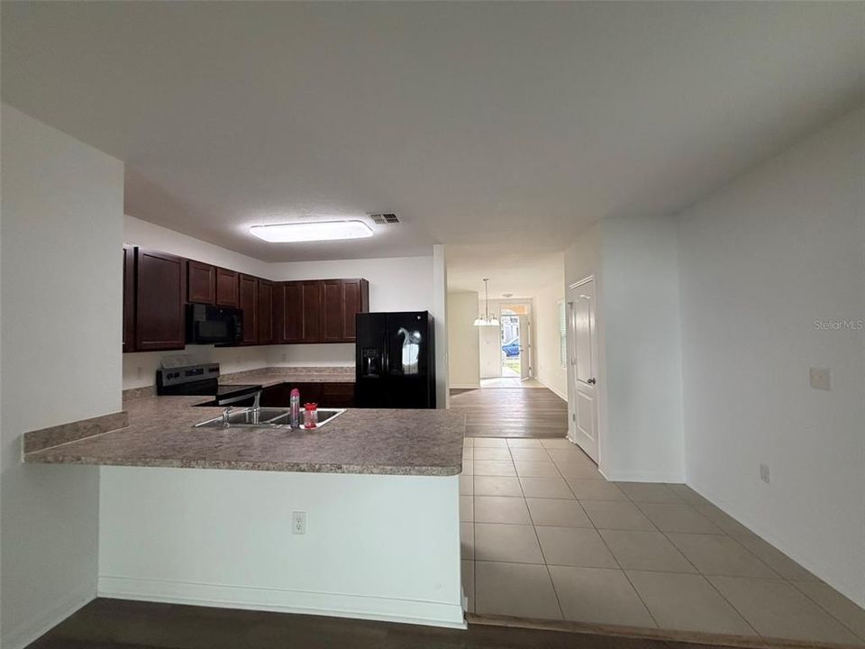 出租: $2,250 (3 贝兹, 2 浴室, 1535 平方英尺)