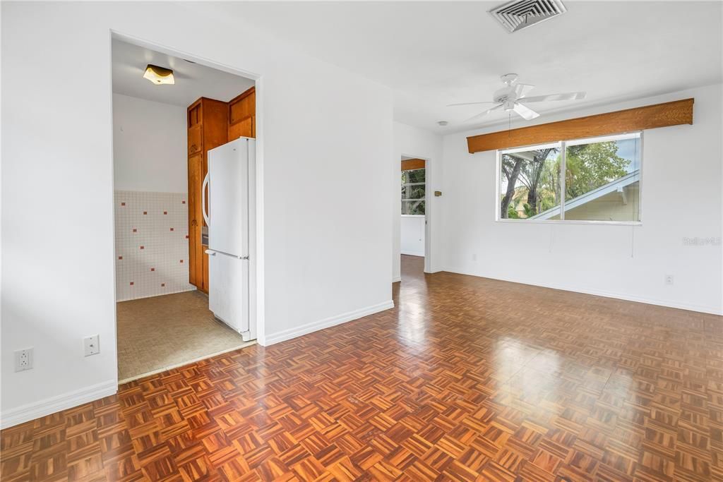 出租: $1,800 (1 贝兹, 1 浴室, 710 平方英尺)