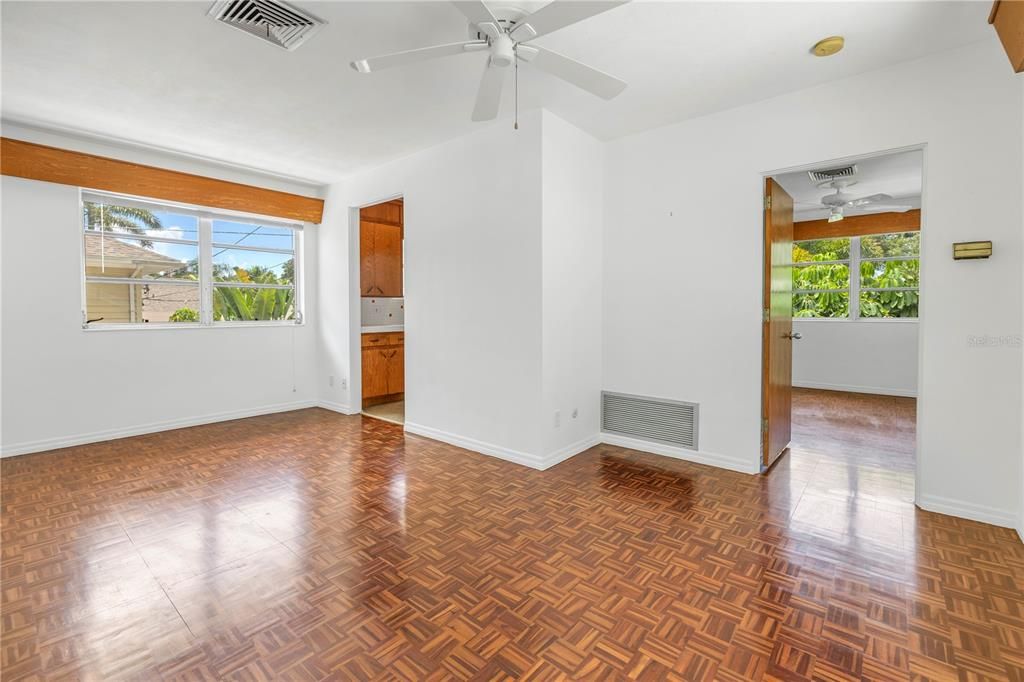 出租: $1,800 (1 贝兹, 1 浴室, 710 平方英尺)