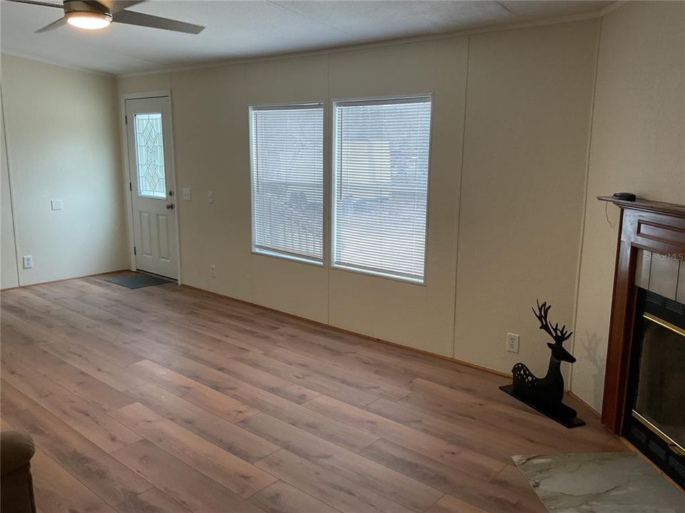 For Sale: $184,950 (3 beds, 2 baths, 1218 Square Feet)